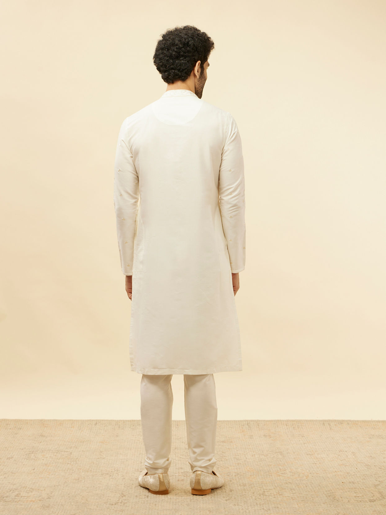 Manyavar Men Pearl White Bel Buti Embroidered Kurta Set
