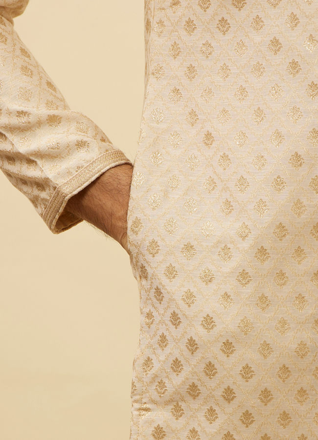 alt message - Manyavar Men Golden Beige Buta Patterned Kurta Set image number 3