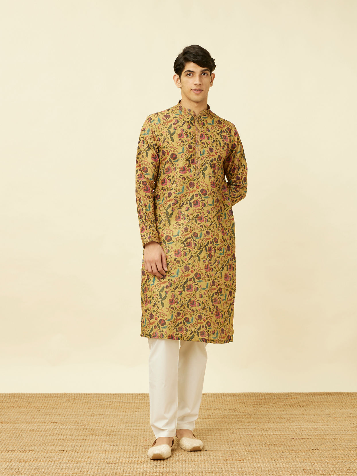 alt message - Manyavar Men Melon Orange Floral Printed Kurta Set image number 2