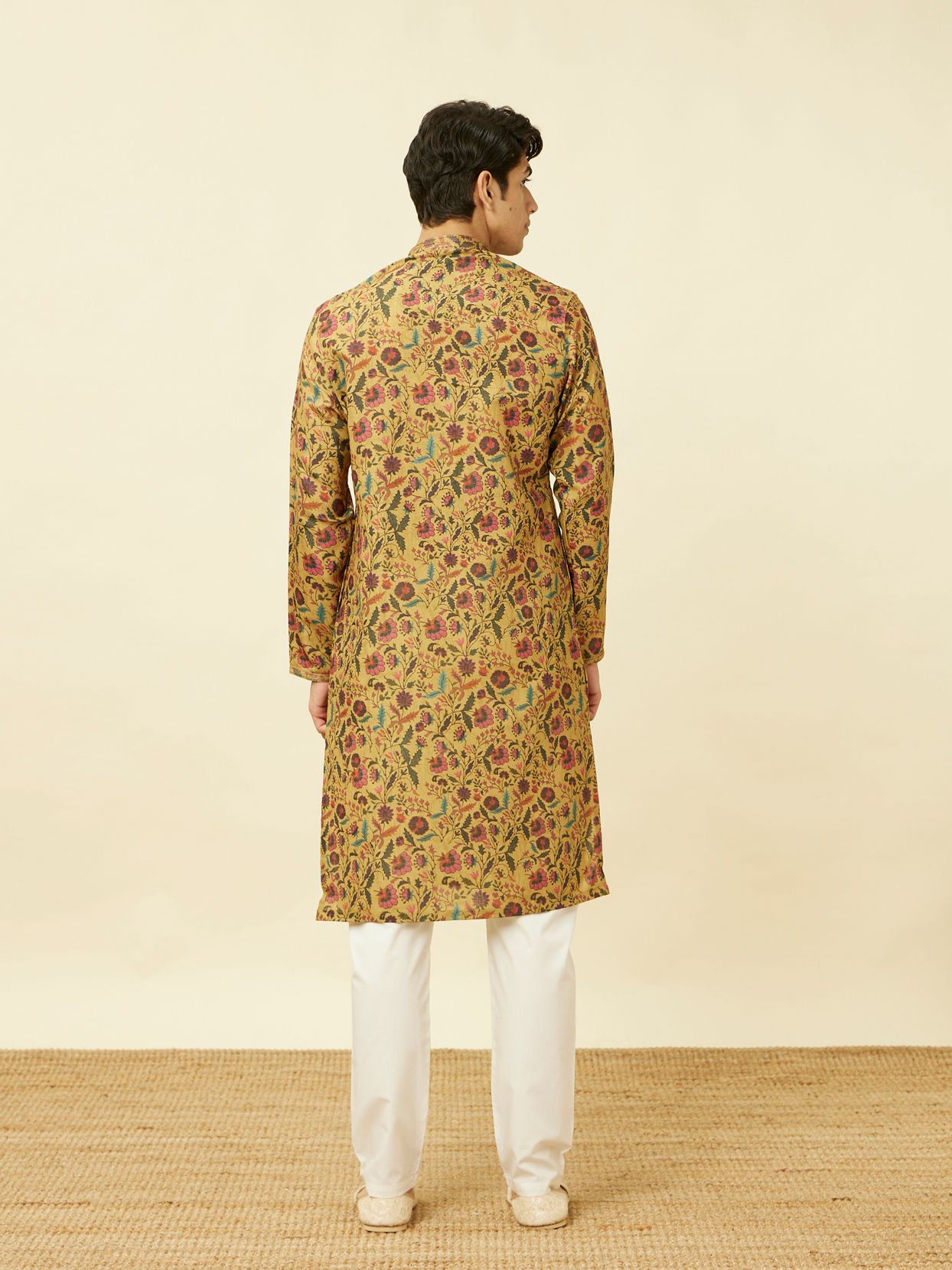 alt message - Manyavar Men Melon Orange Floral Printed Kurta Set image number 5