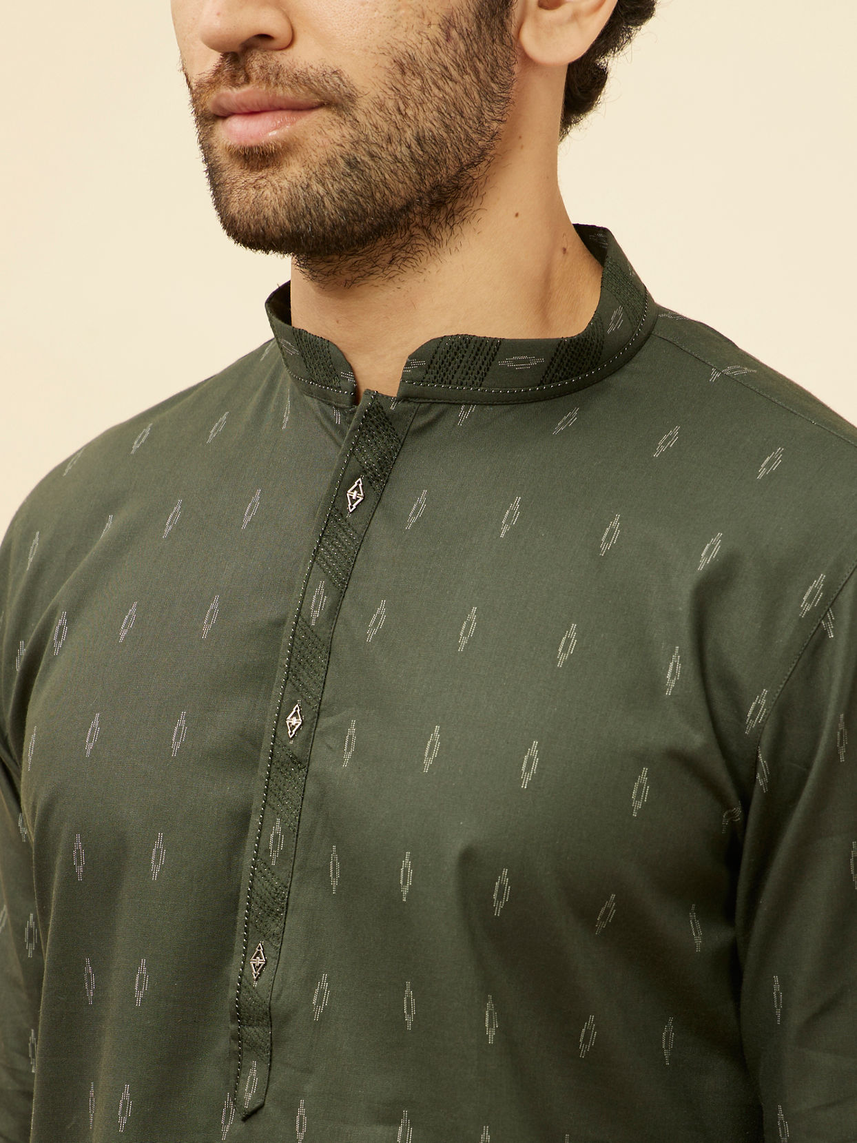 Manyavar Men Forest Green Diamond Printed Kurta Set image number 1