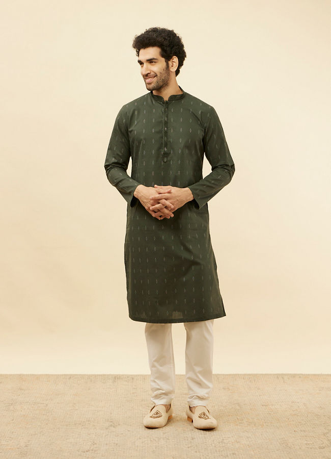 Manyavar Men Forest Green Diamond Printed Kurta Set image number 2