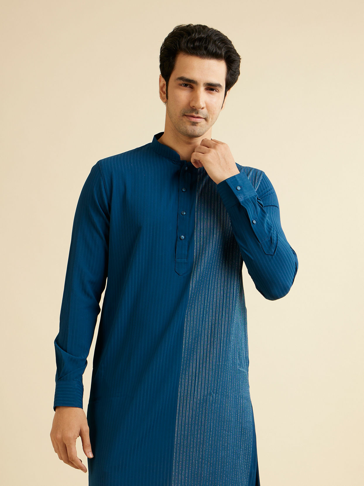 Manyavar Men Teal Blue Linear Patterned Kurta Set