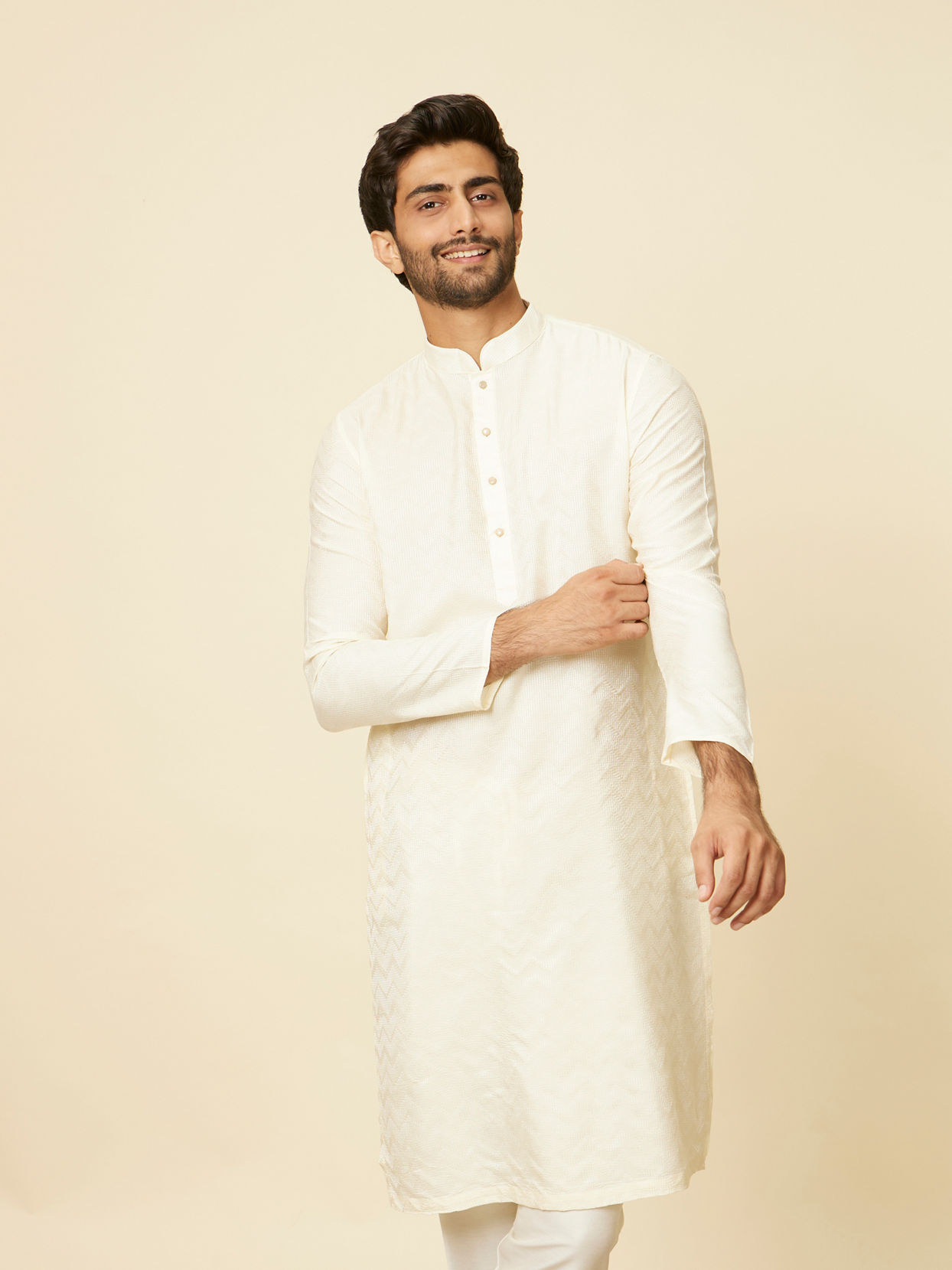 alt message - Manyavar Men Cream Ikat Patterned Kurta Set image number 0