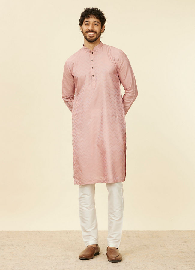 alt message - Manyavar Men Peach Chevron Patterned Kurta Set image number 2