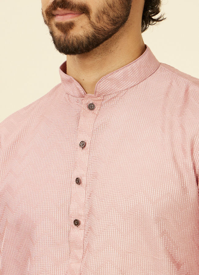 alt message - Manyavar Men Peach Chevron Patterned Kurta Set image number 1