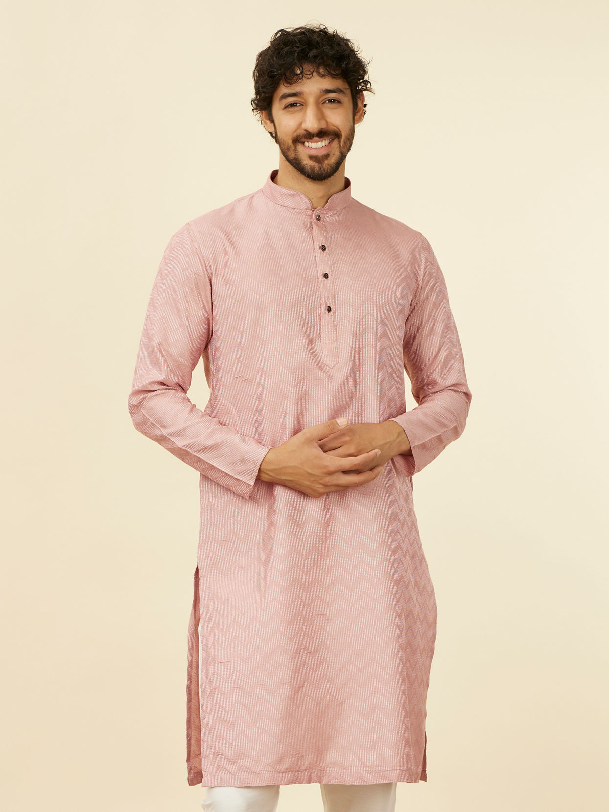 alt message - Manyavar Men Peach Chevron Patterned Kurta Set image number 0