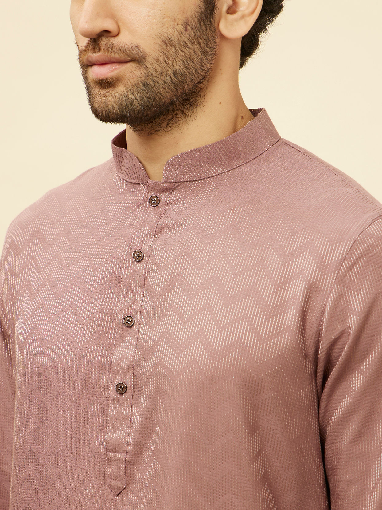 alt message - Manyavar Men Foxy Pink Chevron Patterned Kurta Set image number 1