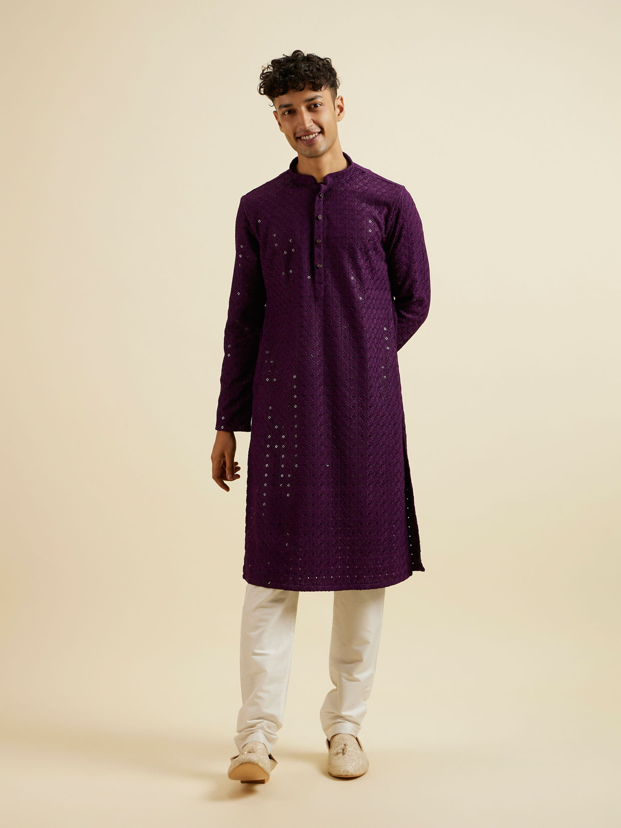 alt message - Manyavar Men Purple Chikankari Sequinned Kurta Set image number 2