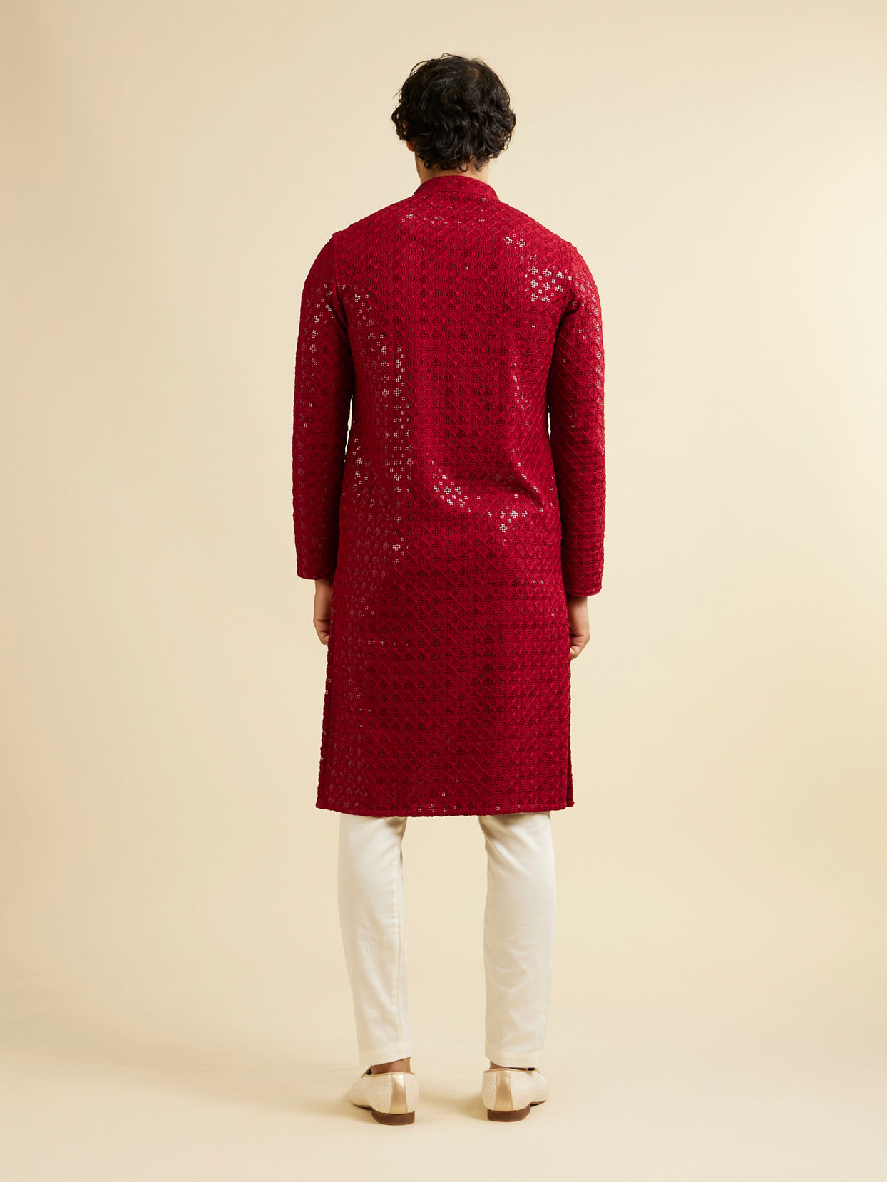 alt message - Manyavar Men Rust Red Chikankari Embroidered Sequinned Kurta Set image number 4