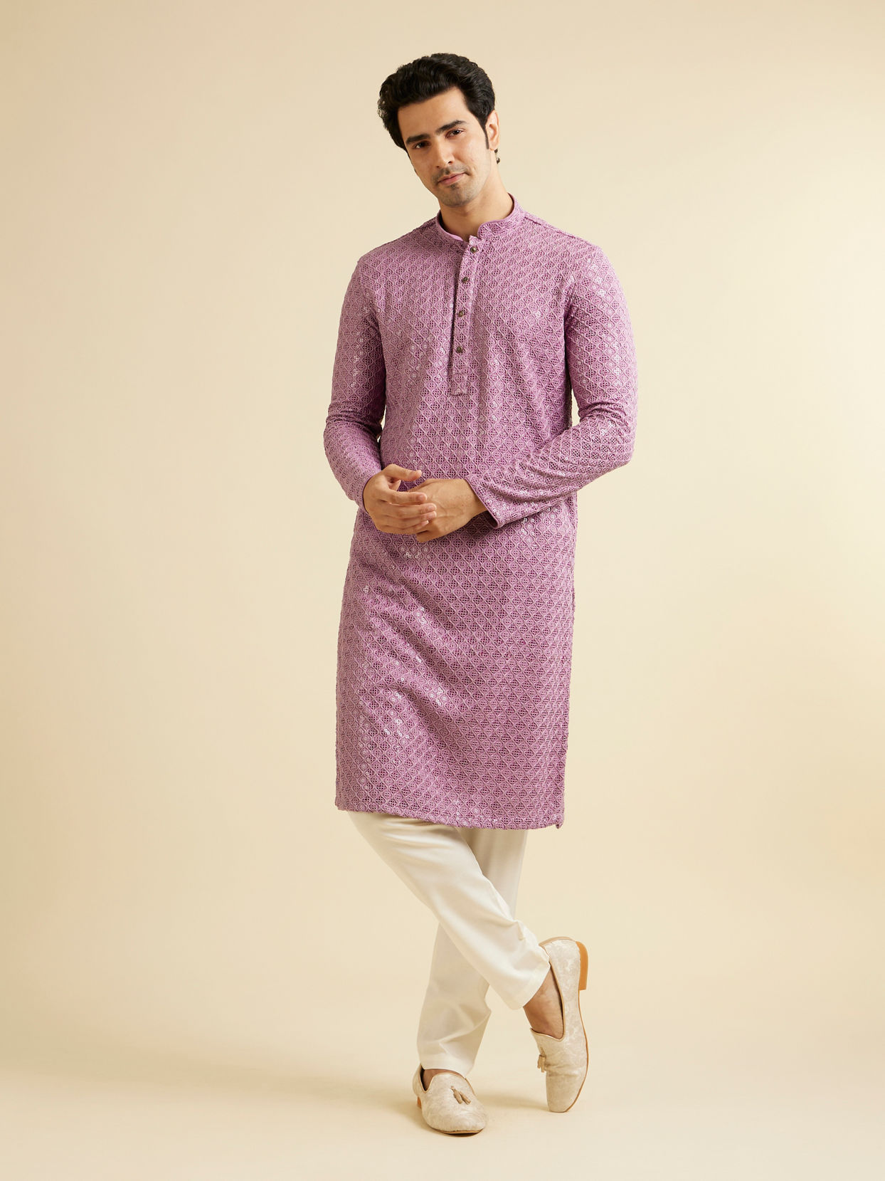 alt message - Manyavar Men Deep Lilac Chikankari Embroidered Sequinned Kurta Set image number 2