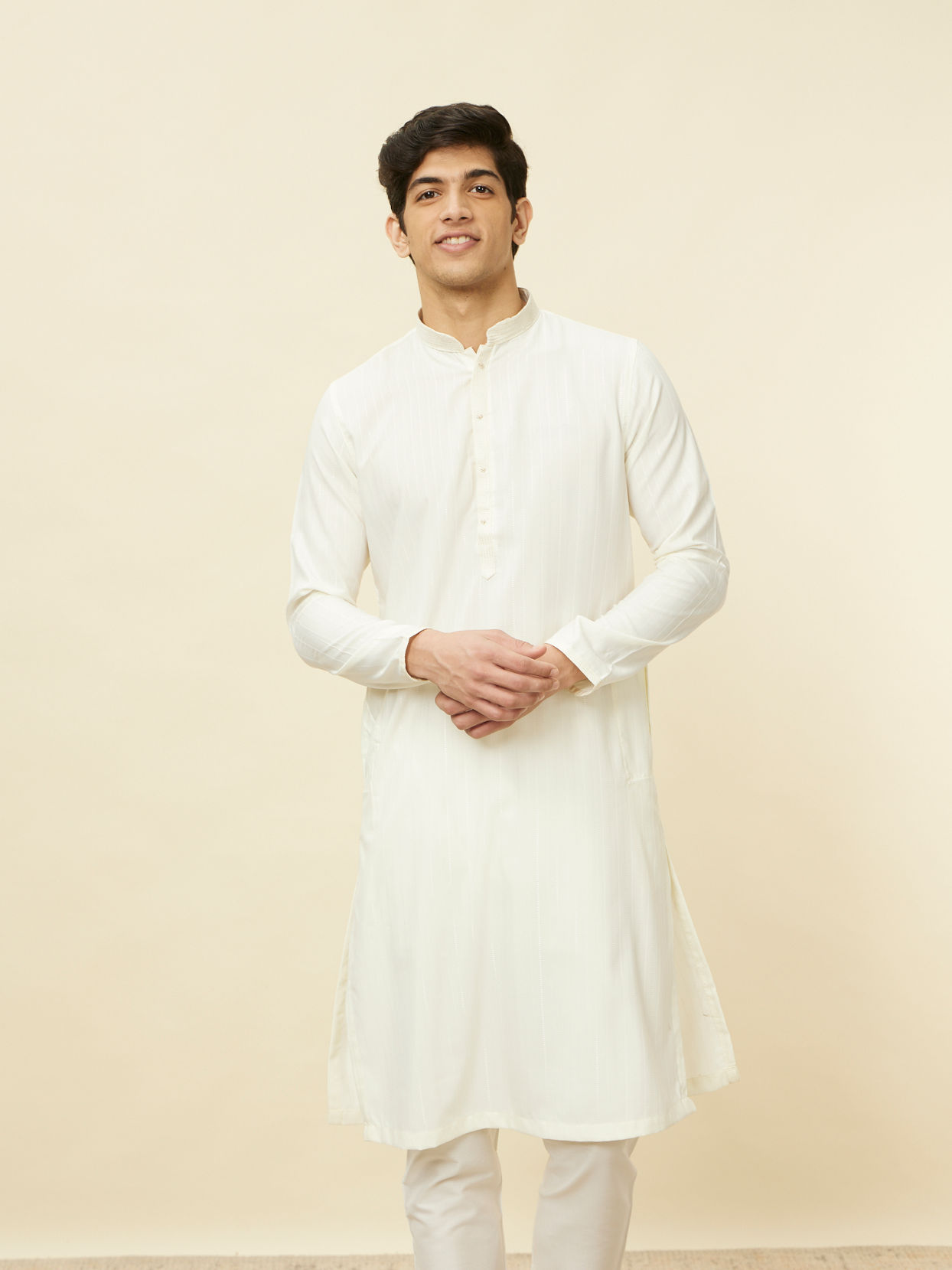 alt message - Manyavar Men Pearled Ivory White Linear Patterned Kurta Set image number 0