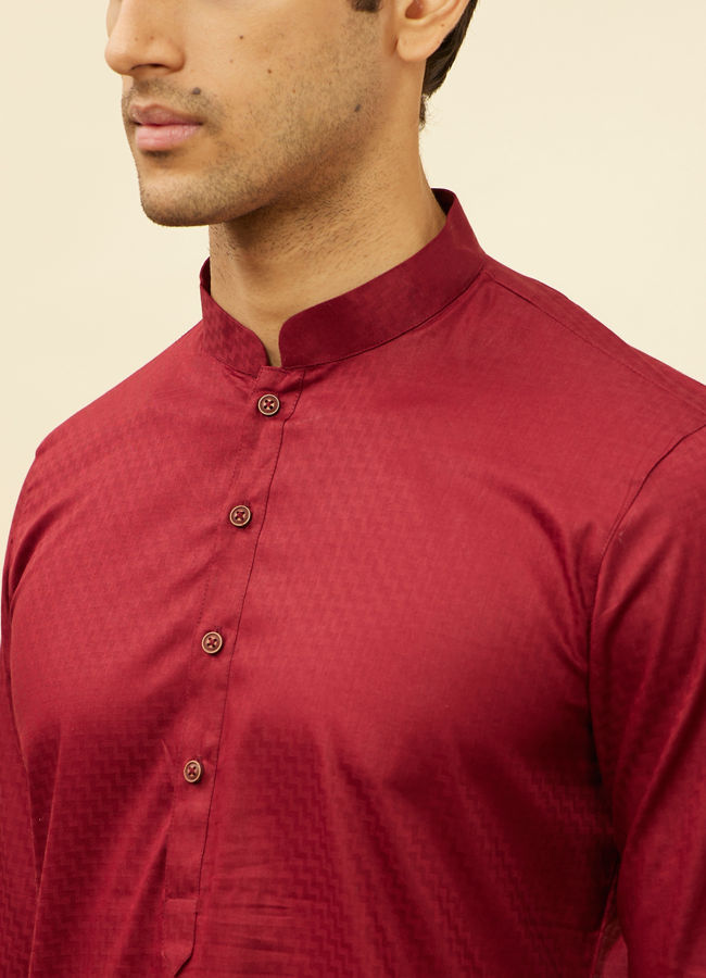 alt message - Manyavar Men Maroon Chevron Patterned Kurta Set image number 1