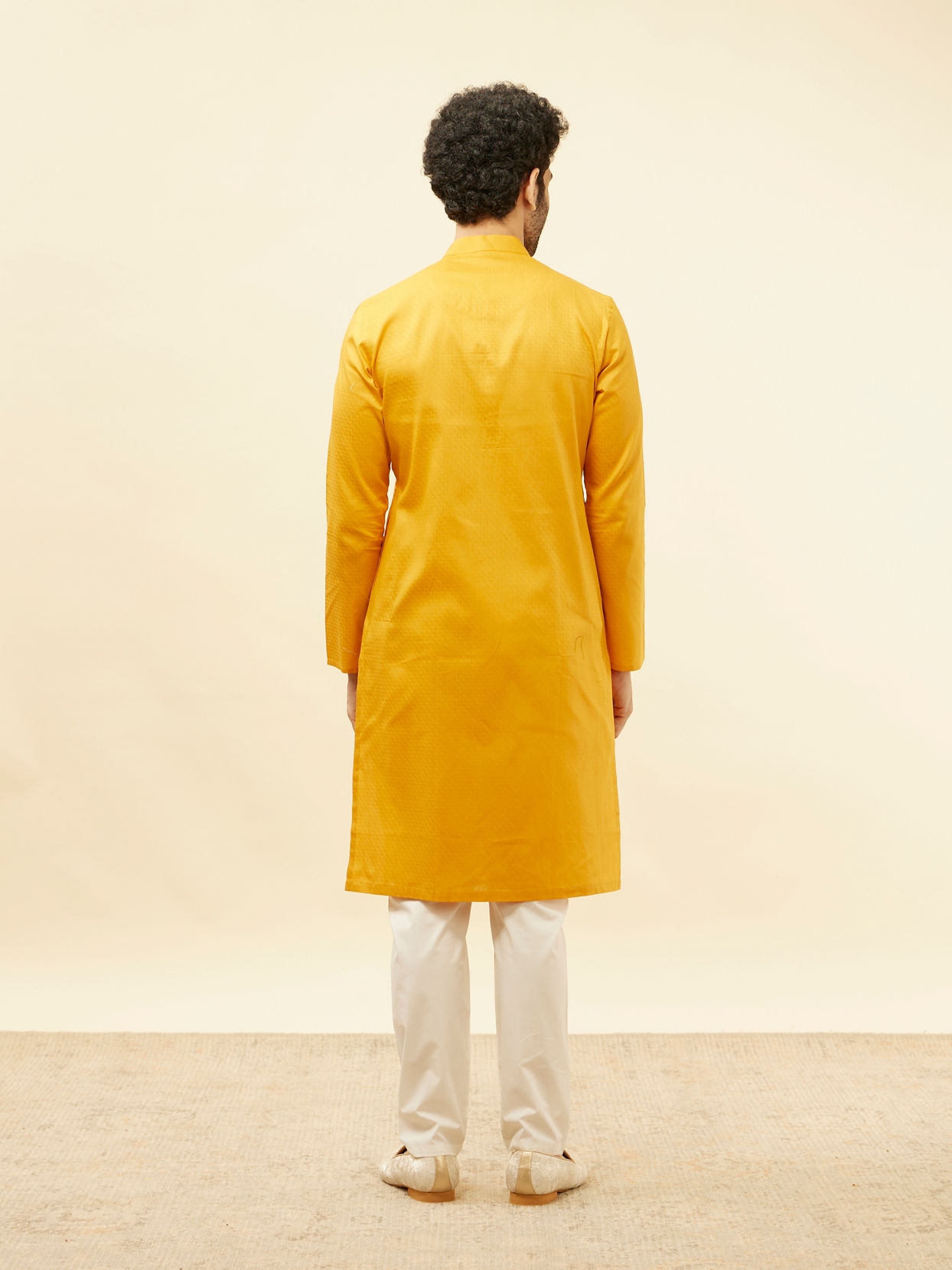 alt message - Manyavar Men Sunrise Orange Self Patterned Kurta Set image number 5