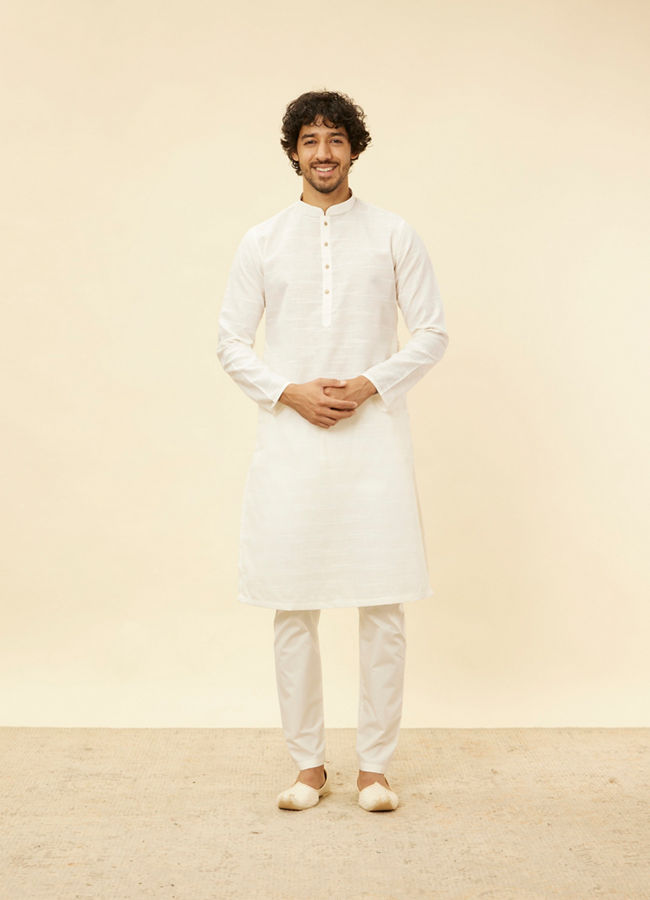 alt message - Manyavar Men Warm White Grid Patterned Kurta Set image number 2