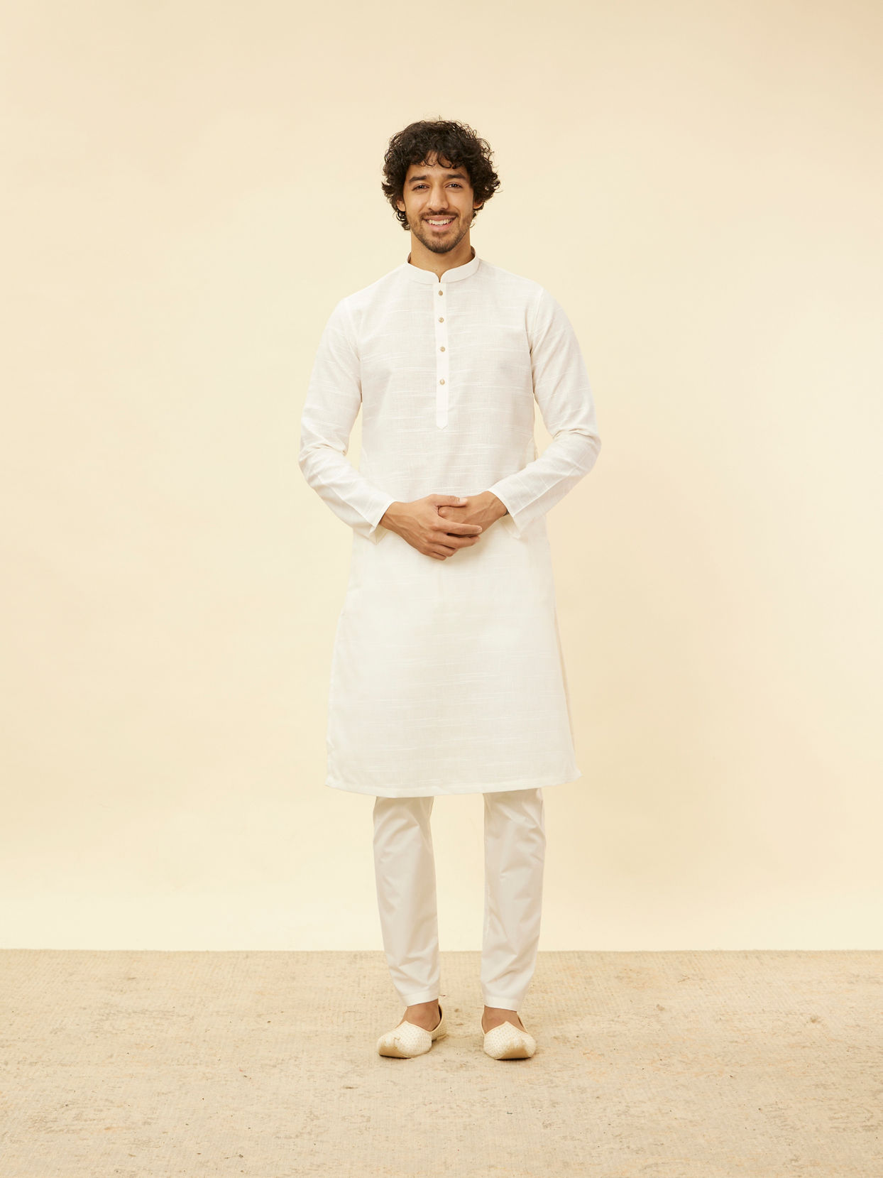 alt message - Manyavar Men Warm White Grid Patterned Kurta Set image number 2