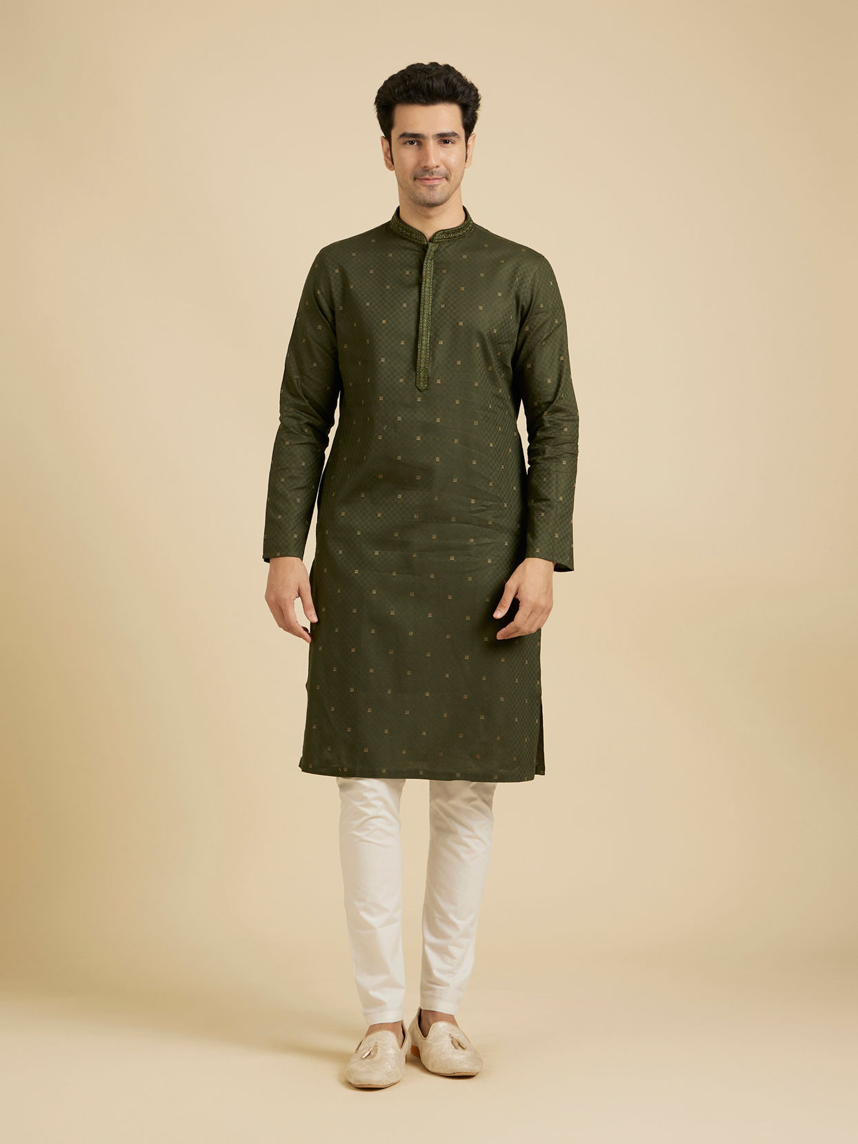 Manyavar Men Moss Green Kurta Set with Embroidered Neckline image number 2