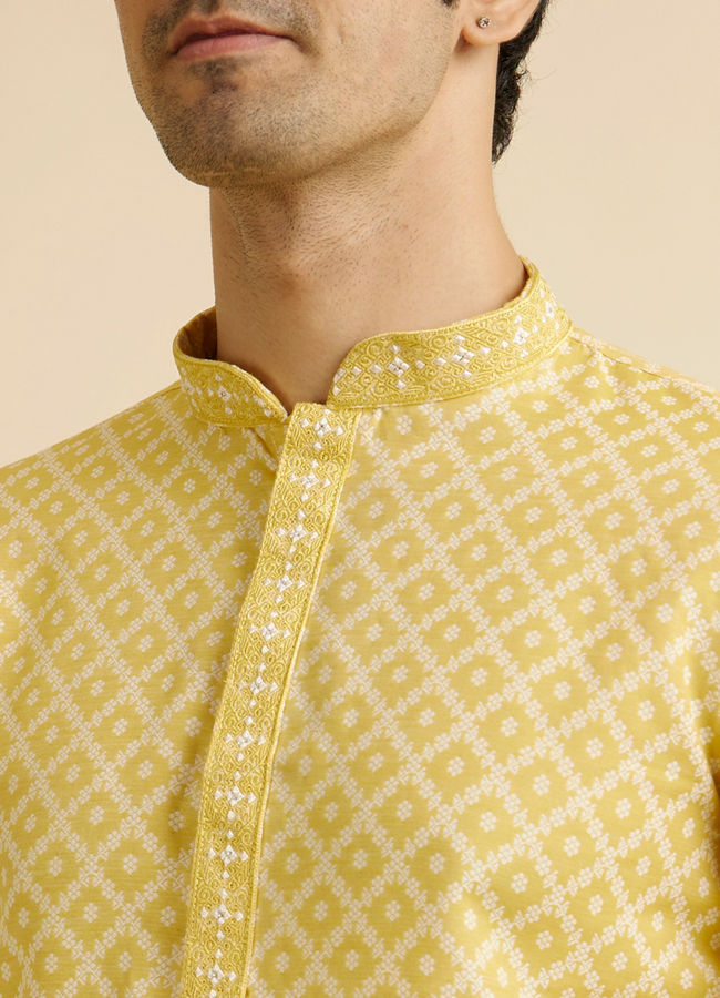 alt message - Manyavar Men Yellow Grid Patterned Kurta Set image number 1