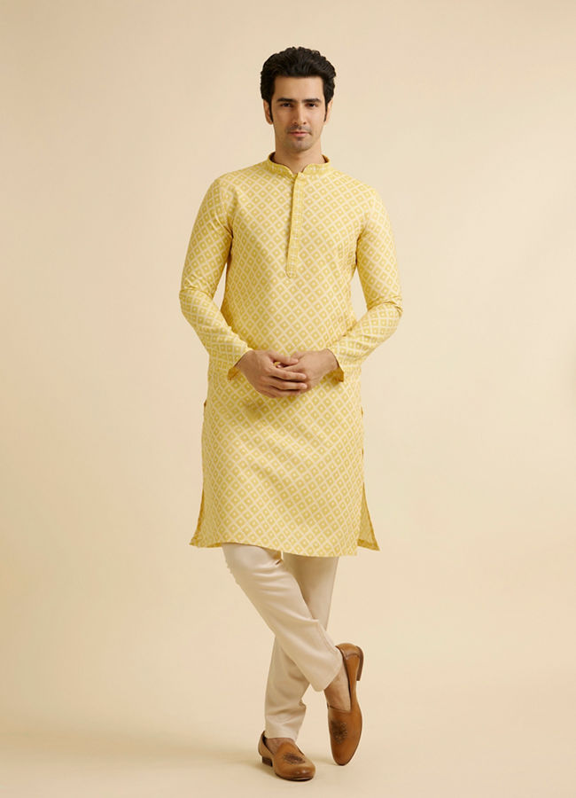 alt message - Manyavar Men Yellow Grid Patterned Kurta Set image number 2