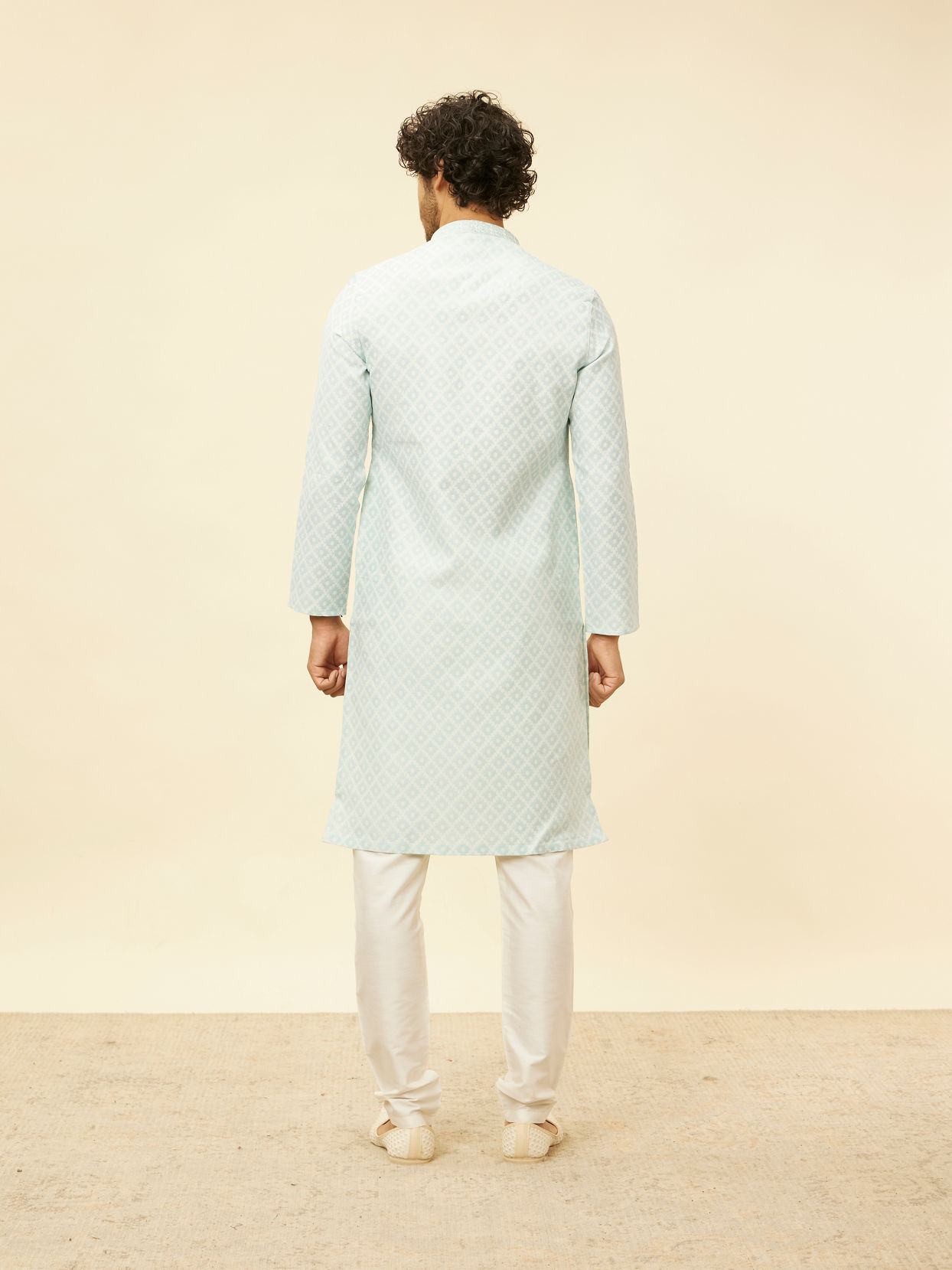 alt message - Manyavar Men Aquamarine Blue Grid Patterned Kurta Set image number 5