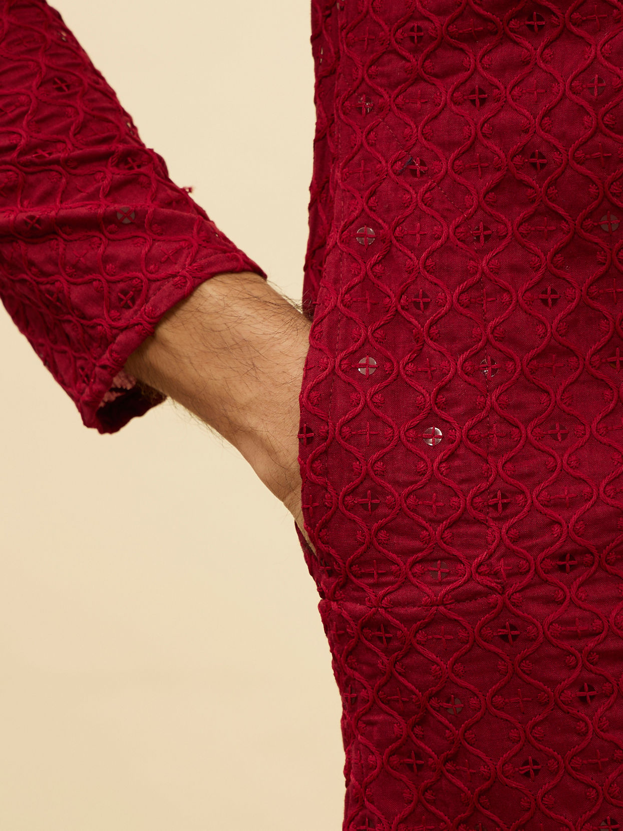 alt message - Manyavar Men Deep Red Chikankari Embroidered Sequined Kurta Set image number 3