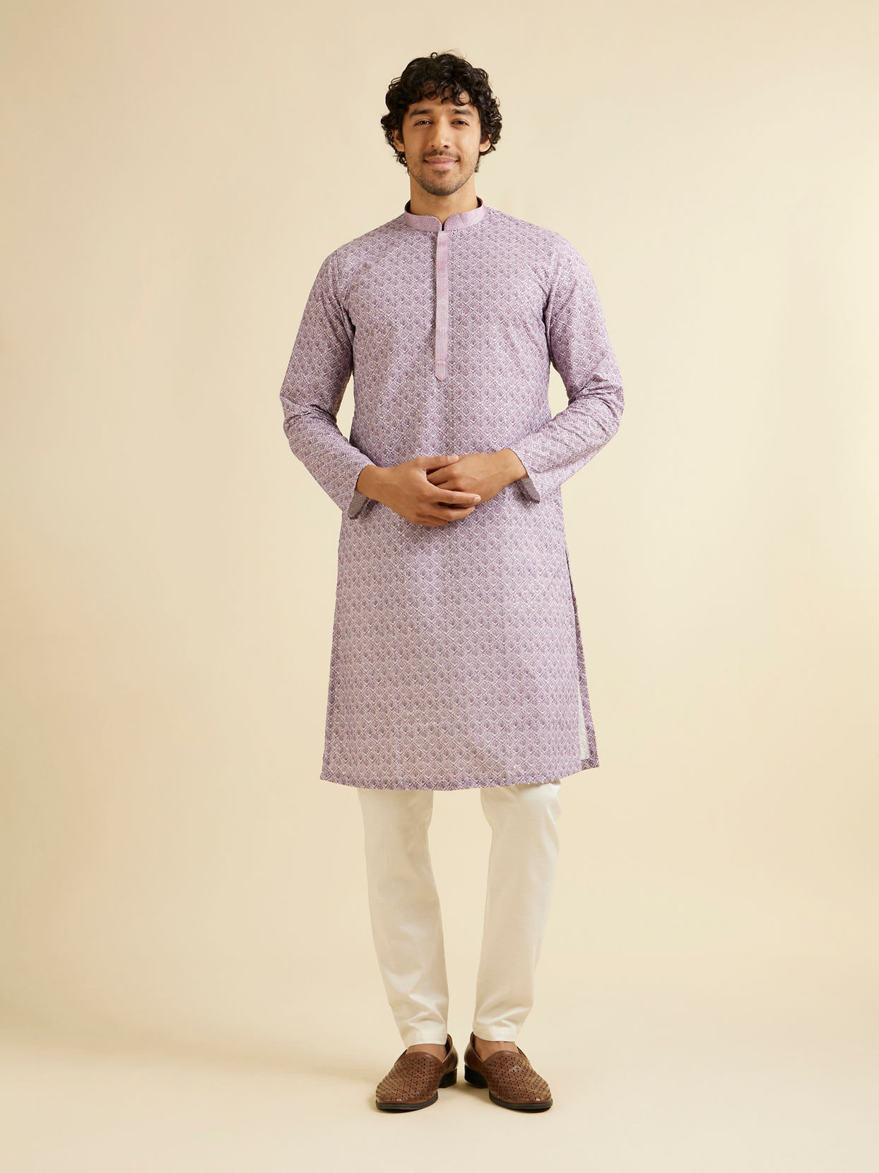 alt message - Manyavar Men Soft Purple Lattice Patterned Chikankari Inspired Kurta Set image number 2