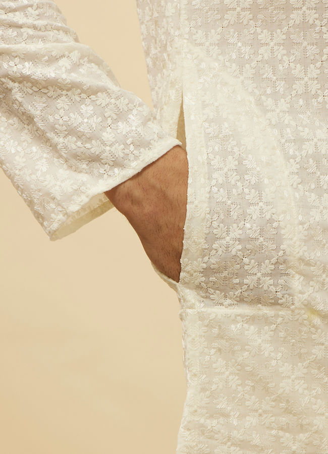 alt message - Manyavar Men Warm White Floral Chikankari Embroidered Kurta Set image number 3