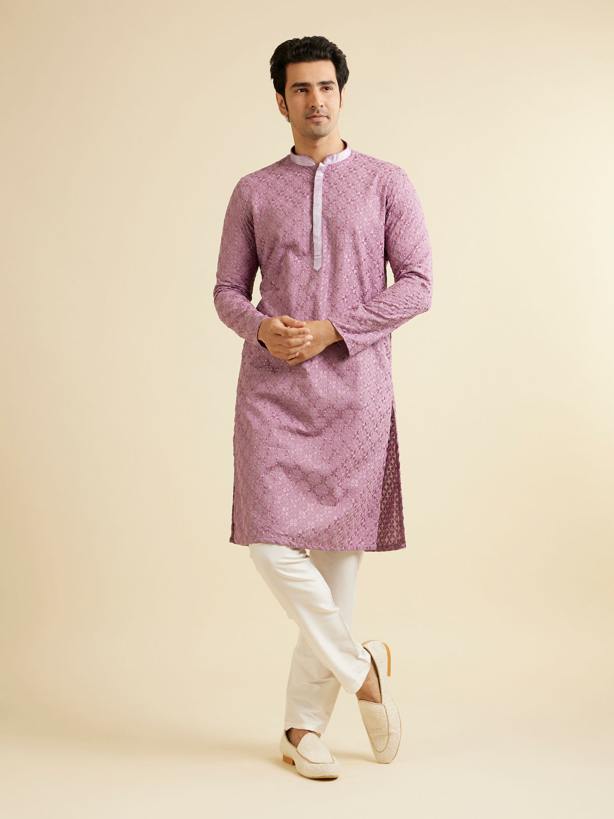 Manyavar Men Lilac Ogee Jaal Patterned Kurta Set with Chikankari Embroidery image number 2