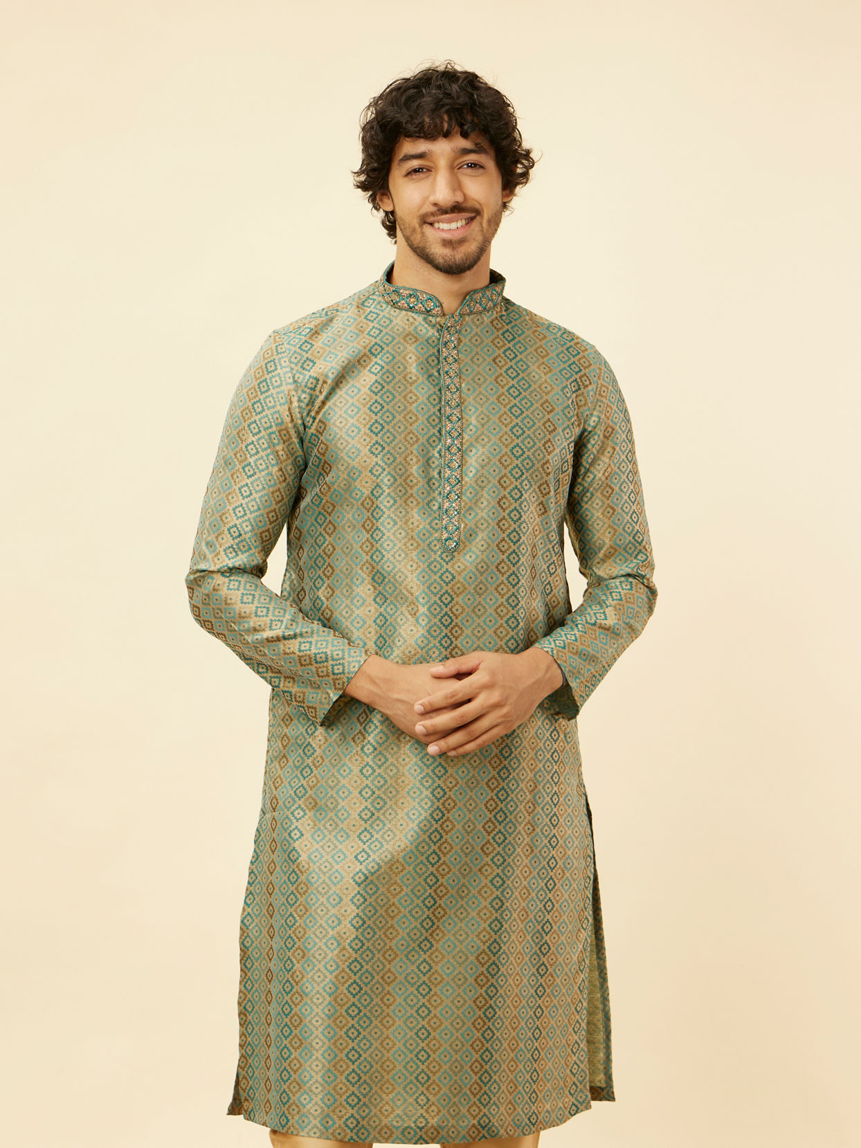 alt message - Manyavar Men Tropical Blue Diamond Patterned Kurta Set image number 0