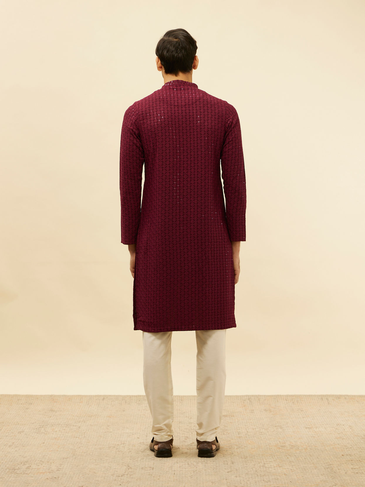 alt message - Manyavar Men Deep Maroon Chikankari Embroidered Sequinned Kurta Set image number 5