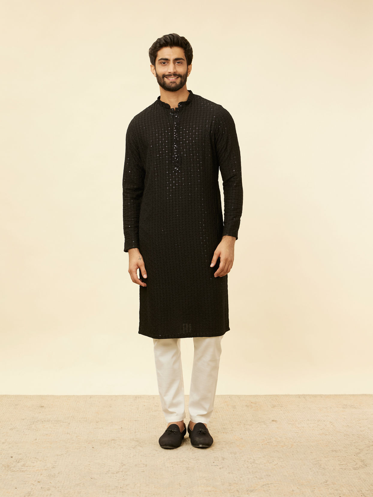 alt message - Manyavar Men Charcoal Black Chikankari Sequinned Kurta Set image number 2