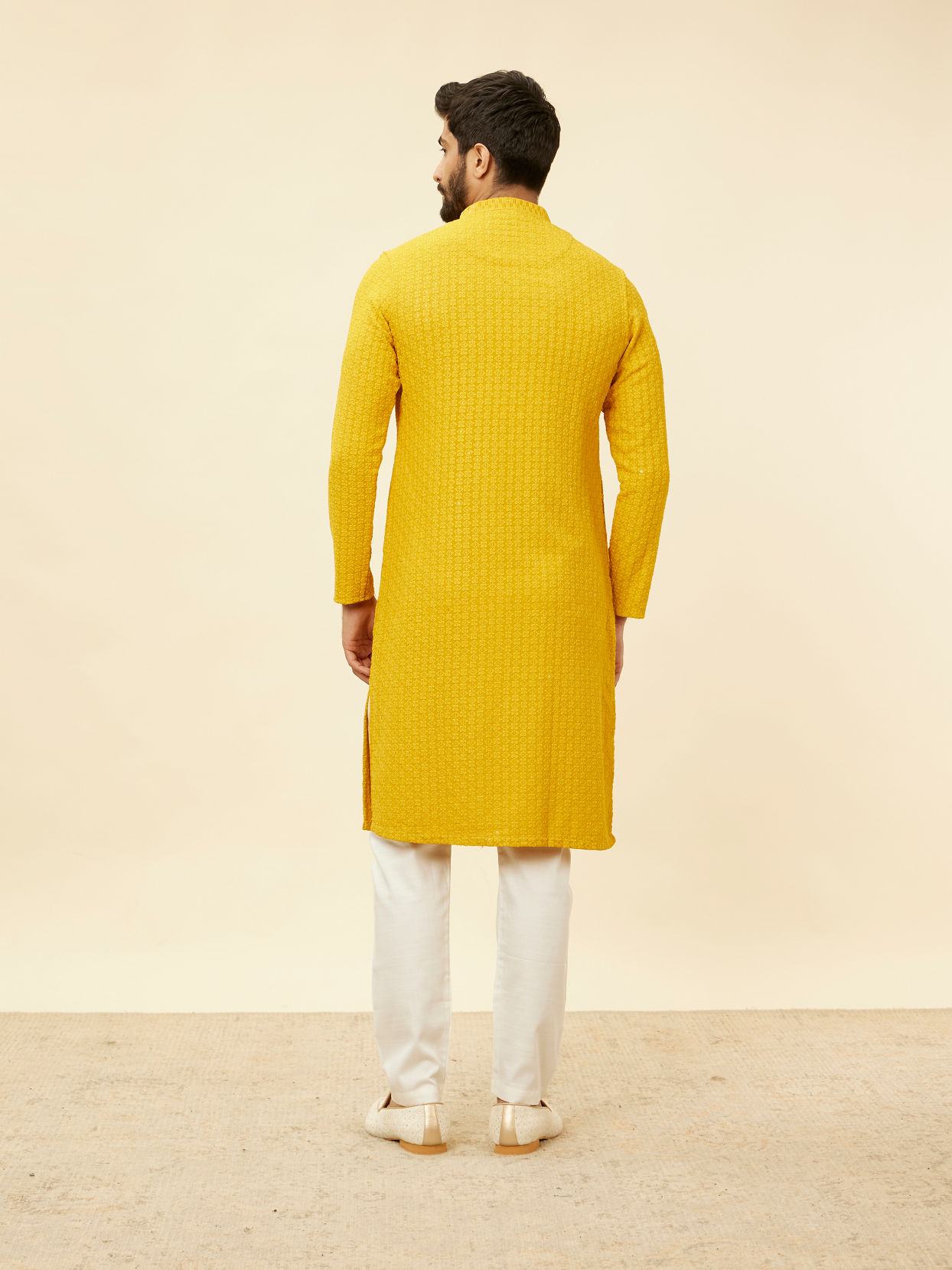 alt message - Manyavar Men Mustard Yellow Chikankari Sequinned Kurta Set image number 5