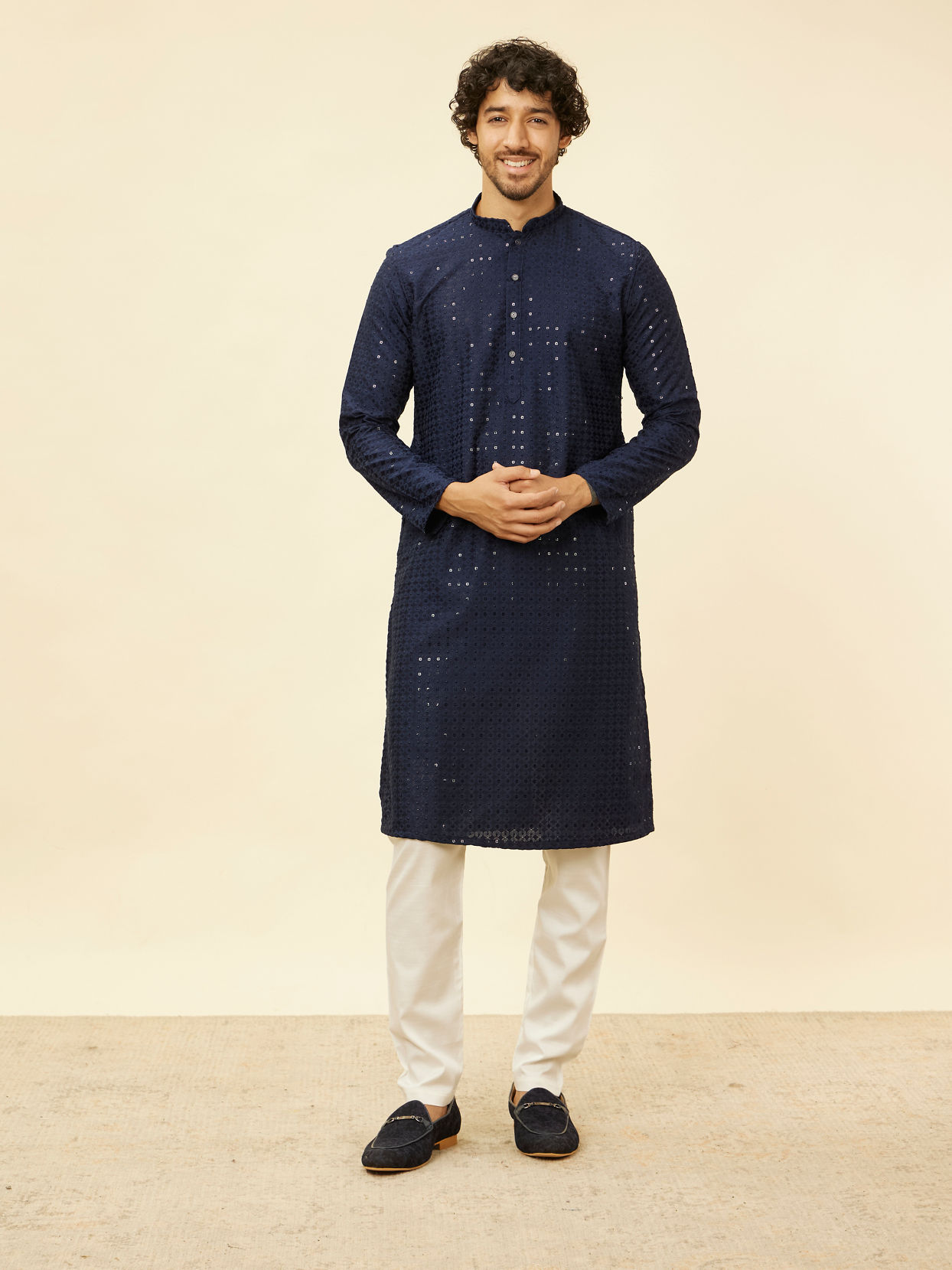 alt message - Manyavar Men Sapphire Blue Chikankari Sequinned Kurta Set image number 2