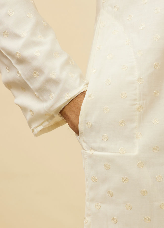 alt message - Manyavar Men Bright Cream Dotted Sequinned Kurta Set image number 3