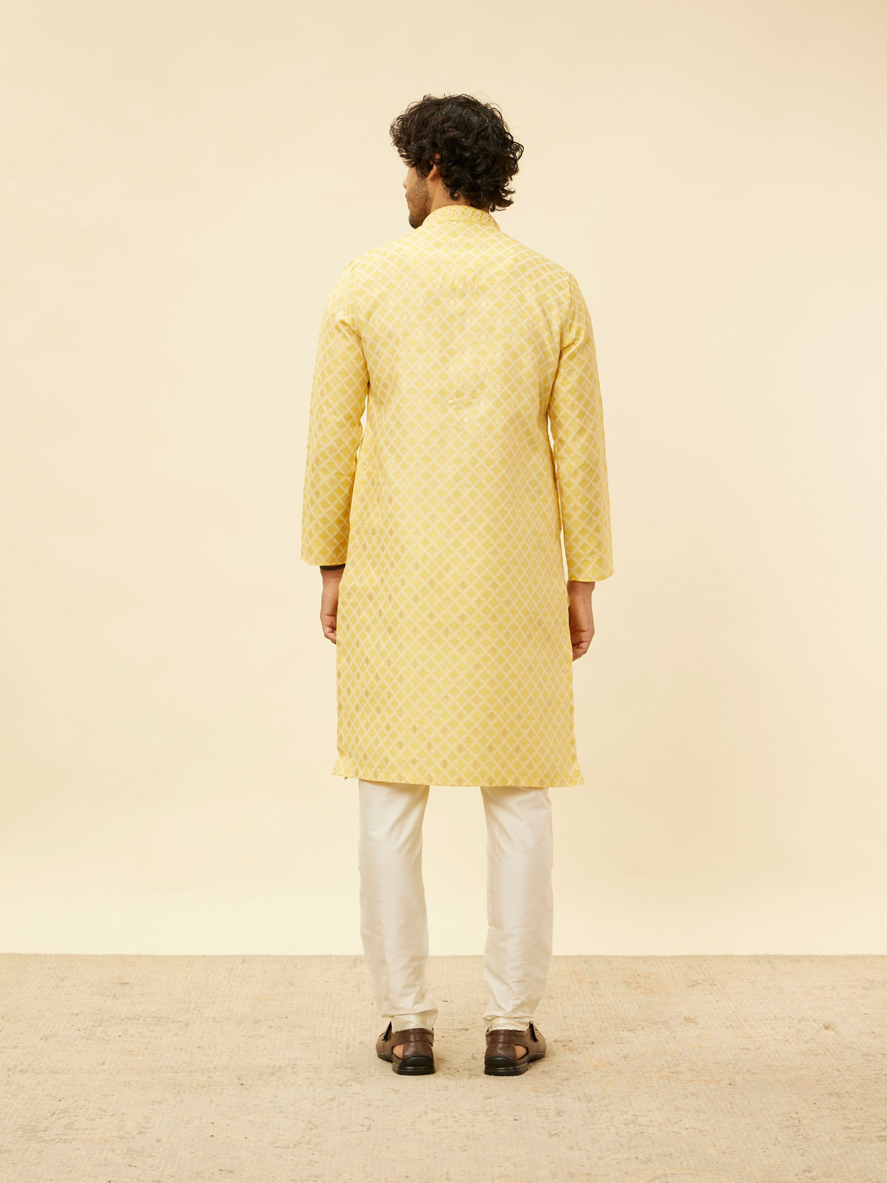 alt message - Manyavar Men Crayola Yellow Floral Buta Patterned Kurta Set image number 5