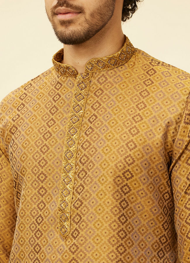 alt message - Manyavar Men Sepia Green Diamond Patterned Kurta Set image number 1