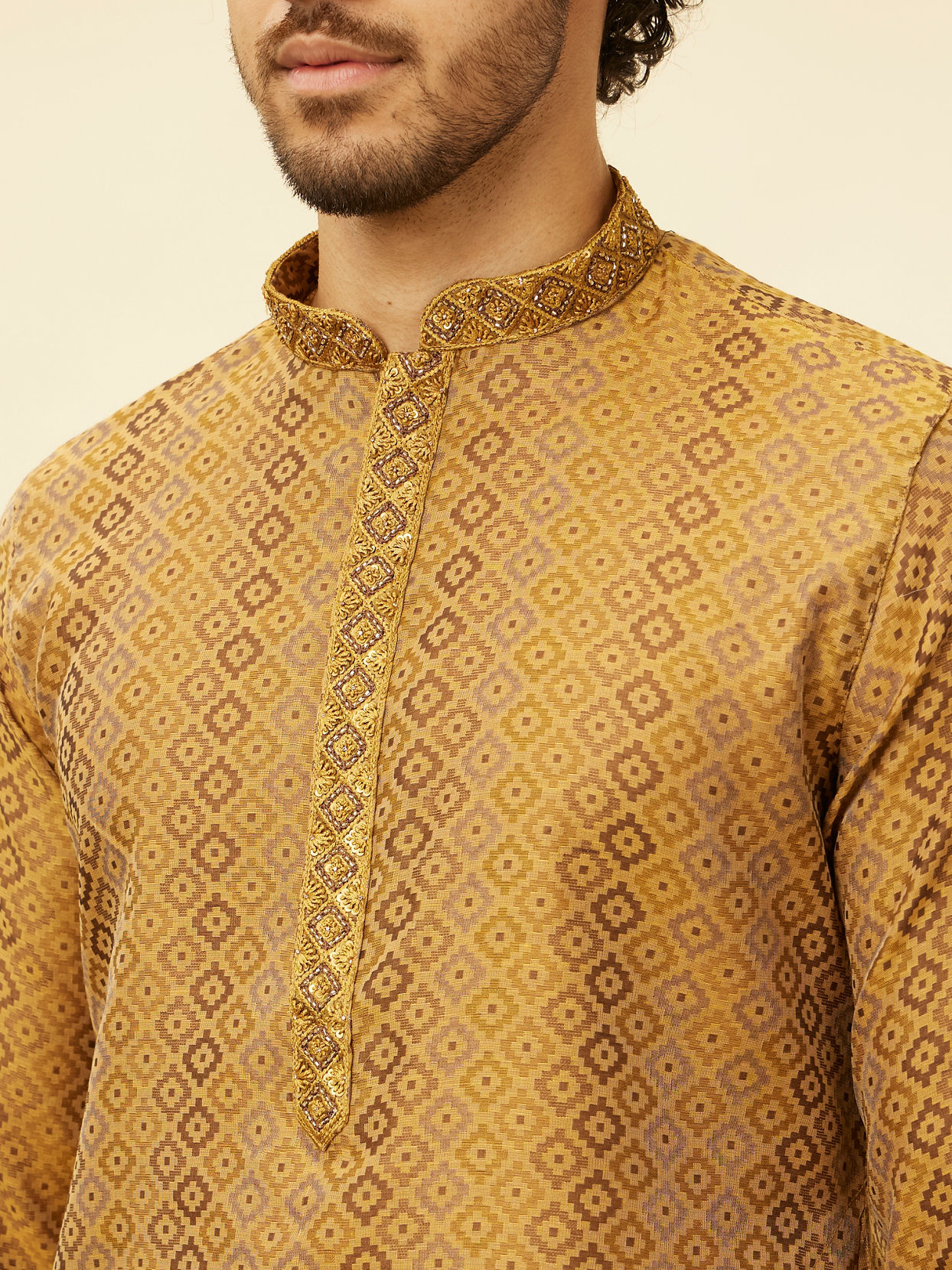 alt message - Manyavar Men Sepia Green Diamond Patterned Kurta Set image number 1