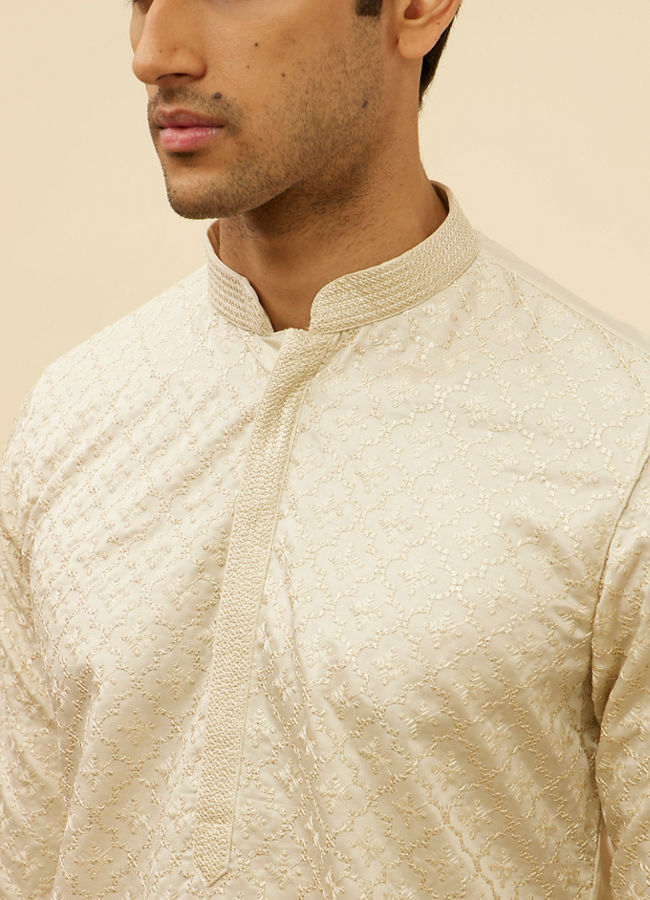 alt message - Manyavar Men Pearl White Jaal Embroidered Sequinned Kurta Set image number 1