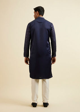 alt message - Manyavar Men Dark Blue Jaal Patterned Kurta Set image number 4