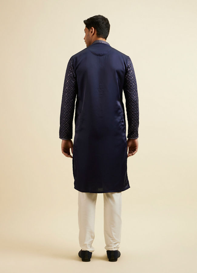 alt message - Manyavar Men Dark Blue Jaal Patterned Kurta Set image number 4