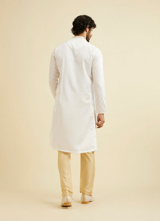 alt message - Manyavar Men Warm White Jaal Patterned Kurta Set image number 5