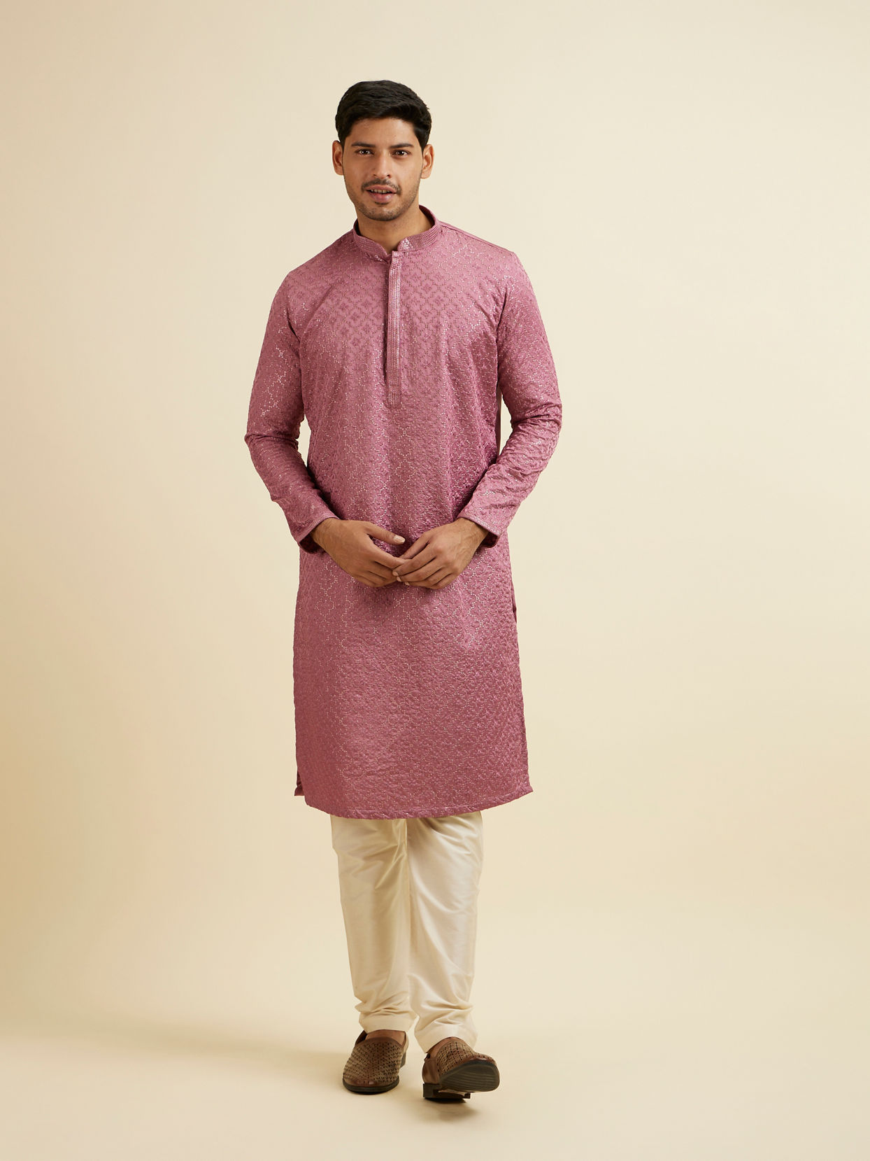 alt message - Manyavar Men Dusty Pink Jaal Patterned Kurta Set image number 2