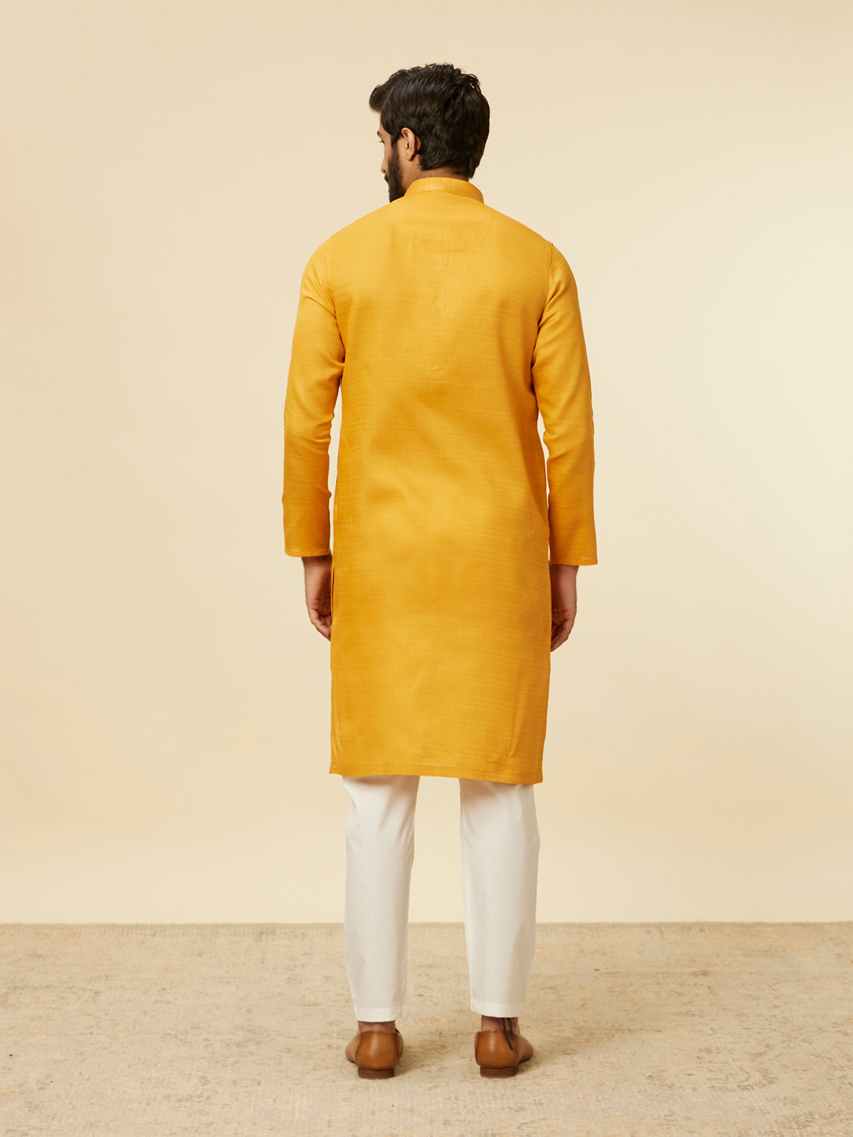 alt message - Manyavar Men Mustard Yellow Classic Kurta Set image number 5