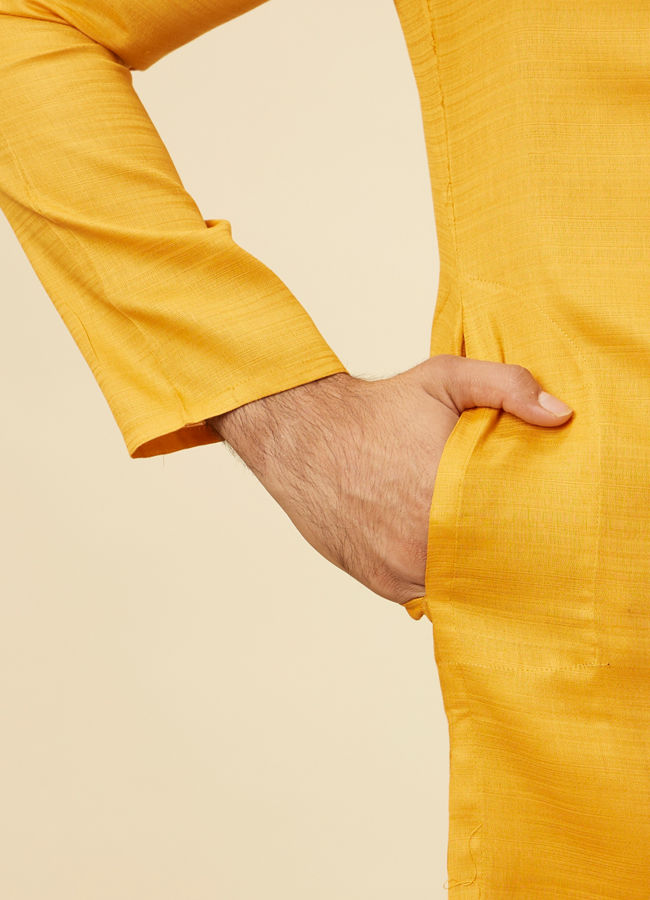 alt message - Manyavar Men Mustard Yellow Classic Kurta Set image number 3