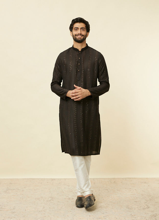 alt message - Manyavar Men Midnight Black Linear Patterned Kurta Set image number 2