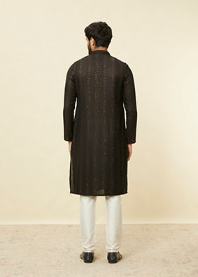 Manyavar Men Midnight Black Linear Patterned Kurta Set image number 5