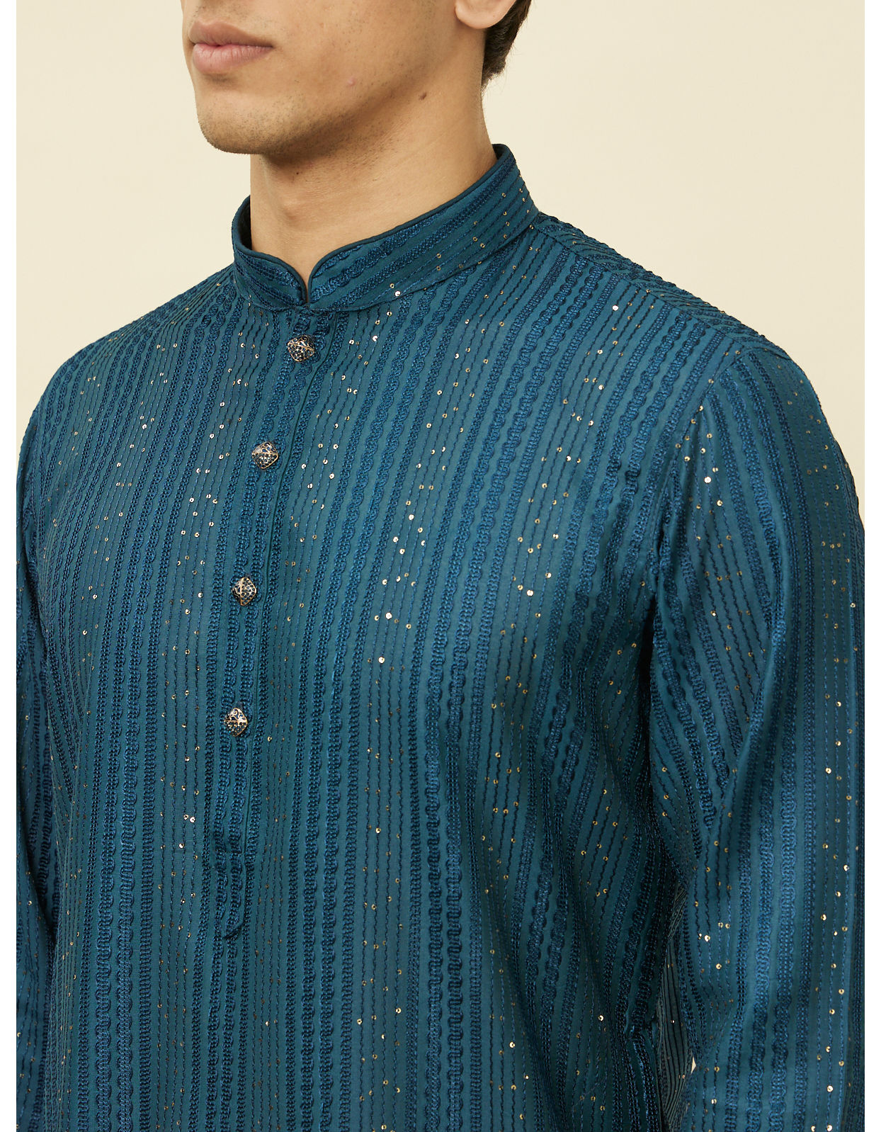 alt message - Manyavar Men Violet Blue Linear Patterned Kurta Set image number 1