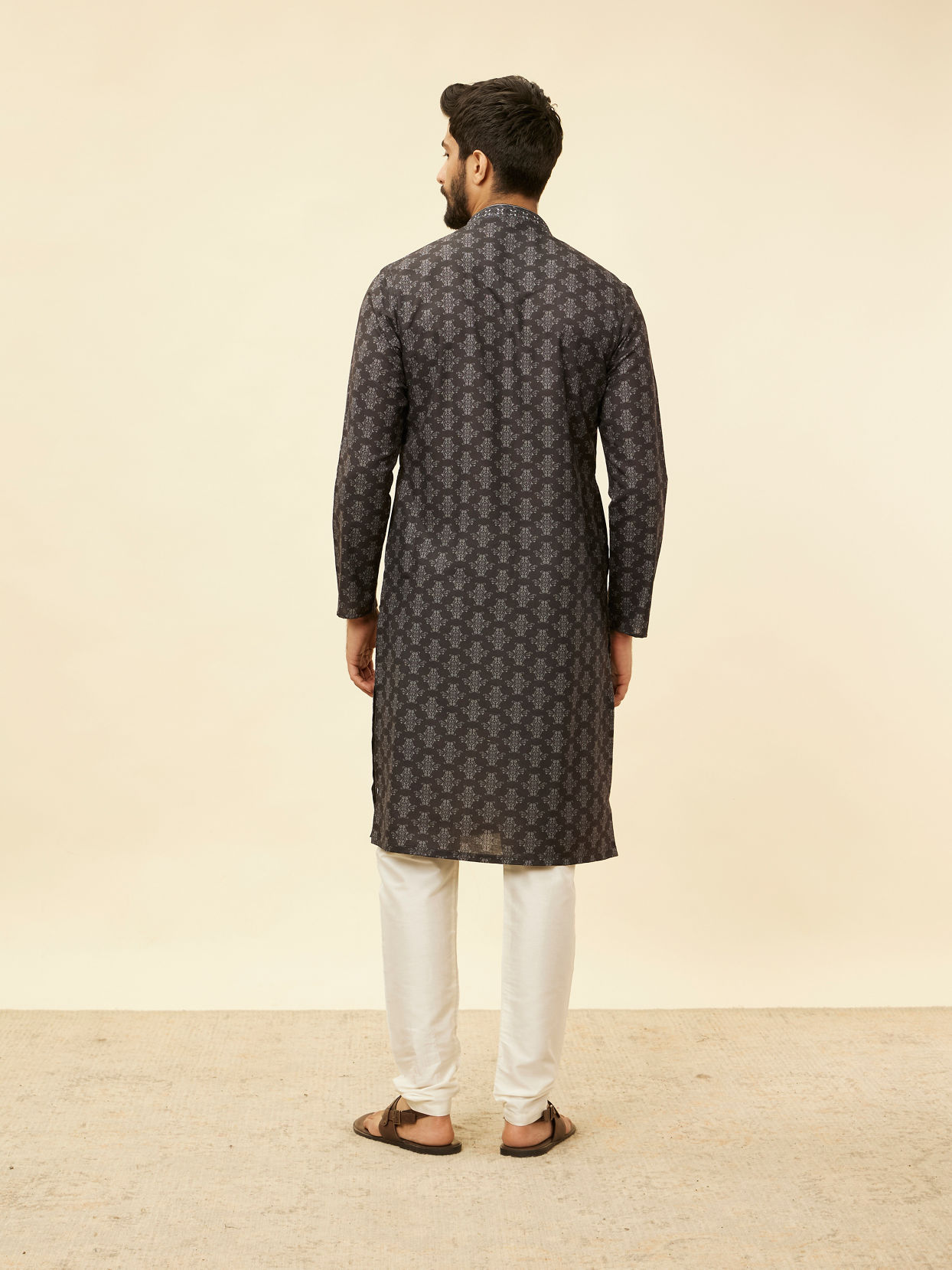 Manyavar Men Charcoal Black Imperial Printed Kurta Set image number 5