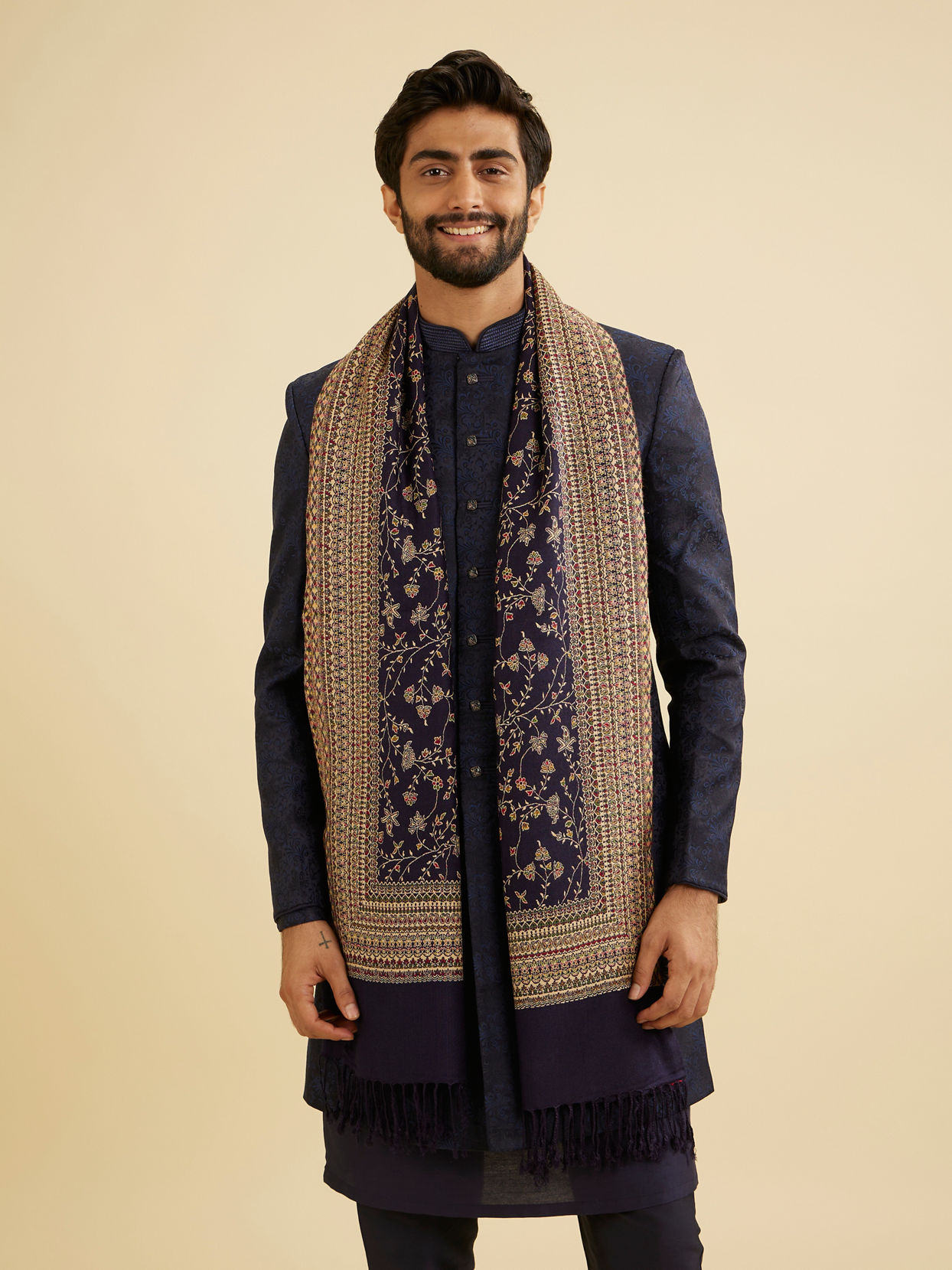 Manyavar Men Regal Blue Shawl image number 0