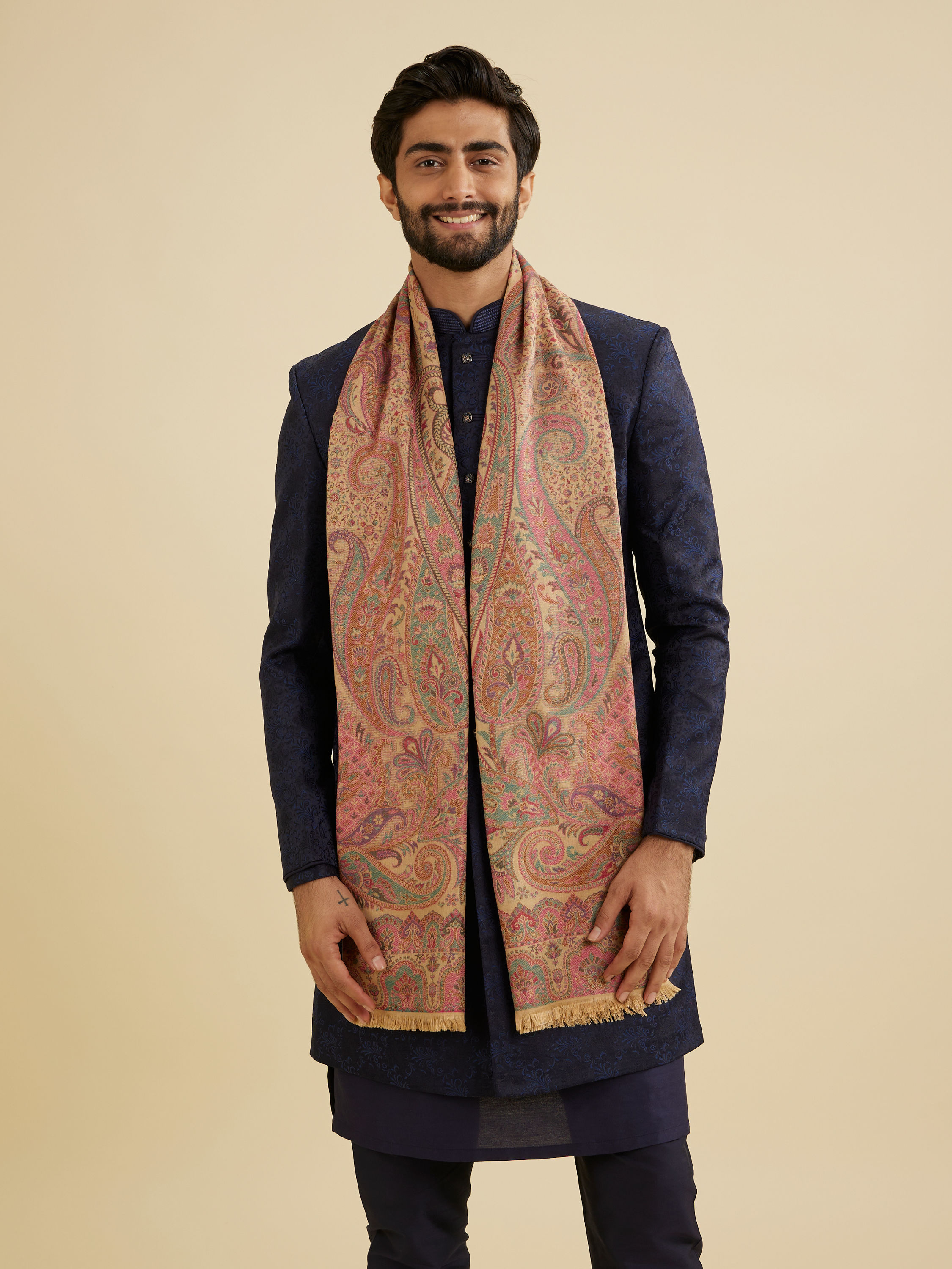 Manyavar Men Blush Pink Paisley Patterned Shawl with Floral Buta Motifs